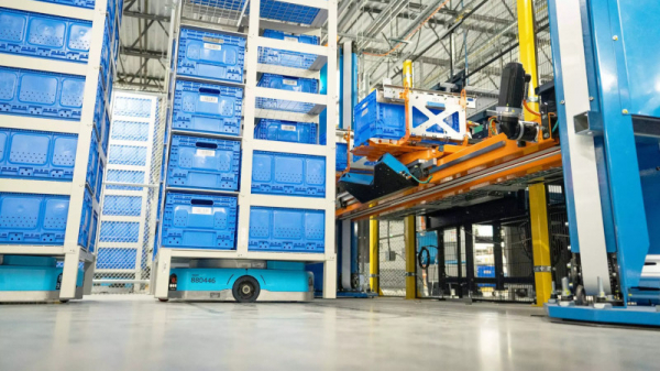Amazon и Agility Robotics начинают тестирование гуманоидного робота-помощника Digit на своих складах