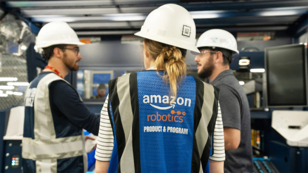 Гуманоидные роботы Digit обеспечивают дешевую рабочую силу для Amazon