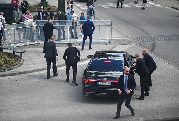 Премьер-министр Словакии в тяжелом состоянии после покушения. Кто стрелял в него?