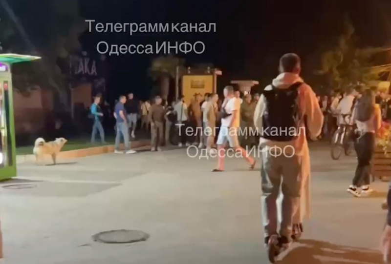 В Одессе гражданские подрались с военными