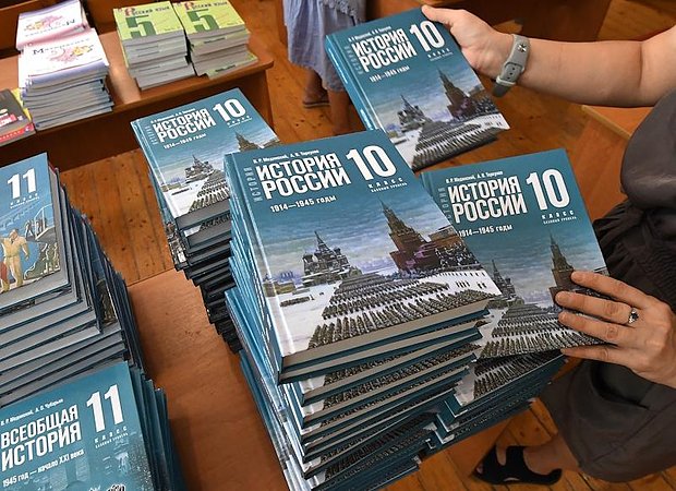 Мединский предложил отправить СБУ свой учебник истории — почему против него завели уголовное дело на Украине