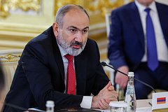 Pashinjana obvinili v razrushenii svjazej s armjanskoj diasporoj 6435674.jpg