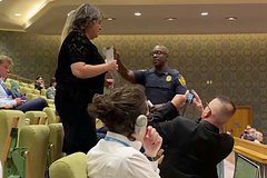 Aktivisty pytalis sorvat rech lavrova na zasedanii sb oon 6ea7888.jpg