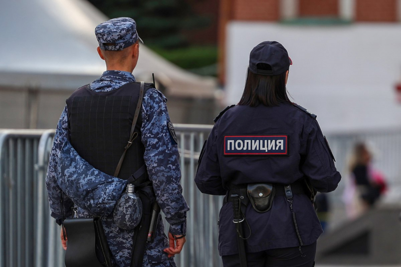 Глава инновационного предприятия хотел покончить с собой на Красной площади. Он заявил, что ему мешают обеспечивать СВО