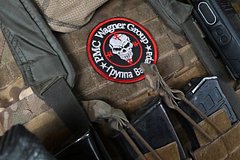 Kolonna chvk vagner popala v zasadu v mali iz za peschanoj buri separatisty raspravilis bolee chem s 20 bojcami 3ecf499.jpg