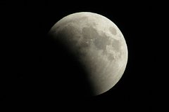 Lunnye bazy predlozhili zashhitit stenoj 9385c83.jpg