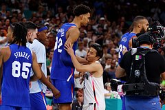 Na olimpiade vstretilis samyj vysokij i samyj nizkij basketbolisty de4ef82.jpg