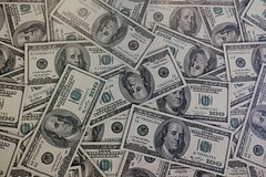 Nazvany posledstvija ostanovki torgov dollarami i evro 630b822.jpg