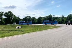 Osvobozhdennye iz plena rossijskie voennye pribyli v moskvu 0dfda08.jpg
