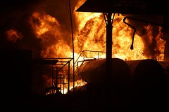 Pozhar na rossijskoj neftebaze posle ataki bespilotnika potushili spustja sutki fdae08c.jpg