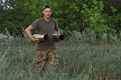 Soldaty vsu obsuzhdali strelbu po mirnym zhiteljam v krasnogorovke 04af51d.jpg