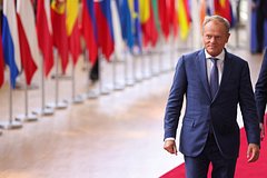 Tusk obratilsja k polskim soldatam na granice s ukrainoj d6fe988.jpg
