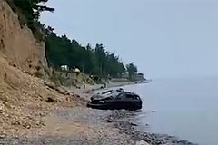 V rossijskom regione mashina s shestiletnim rebenkom za rulem ruhnula so skaly aeda5c2.jpg