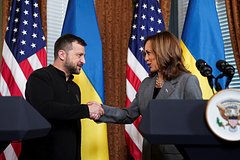 Harris i zelenskij obsudili podderzhku energosistemy ukrainy 7af8128.jpg