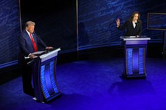 Harris obvinila trampa v zhelanii brosit ukrainu radi putina f633639.jpg