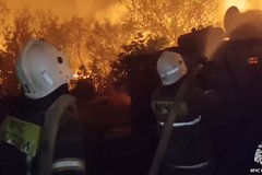 Masshtabnyj pozhar voznik v dvuh poselkah lnr 4c24f2a.jpg