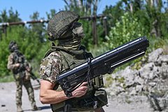 Rossijskie voennye sbili rozovyj dron kamikadze vsu s nadpisju prekrasnyj den 24cd092.jpg