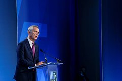 Stoltenberg predostereg es ot sopernichestva s nato 48311de.jpg