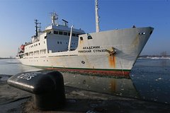 V karskom more provedut spasatelnuju operaciju dlja issledovatelskogo sudna e3fe181.jpg