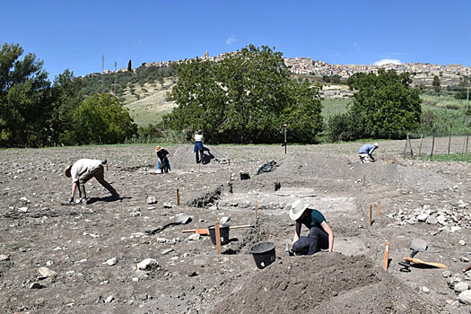Arheologi obnaruzhili 7000 letnjuju glinjanuju figurku inoplanetjanina 515d82a.jpg