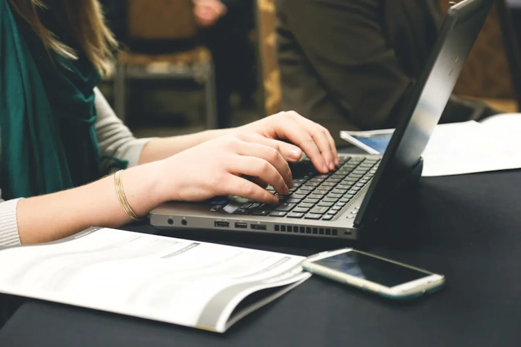 Онлайн обучение startup start up notebooks creat лицензия cc0 всеобщее достояние