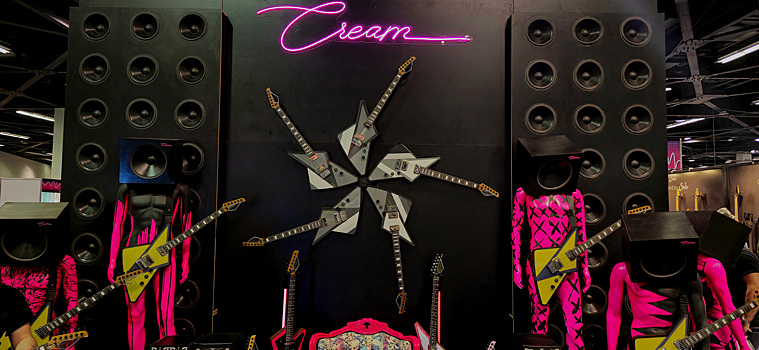Predstavlena pervaja v mire elektrogitara sposobnaja menjat cvet i uzory 1083d5c.jpg