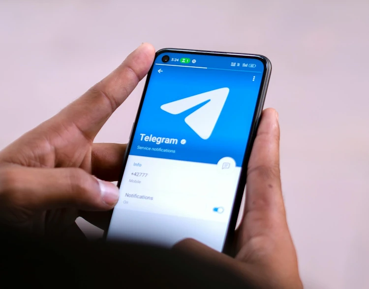 Telegram в мобильном телефоне