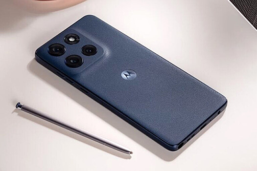 Predstavlen smartfon motorola c ochen chuvstvitelnym stilusom 8367c2b.jpg