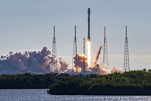 Nasa i pentagon na fone konflikta trampa s maskom ishhut zamenu raketam spacex c2eafe7.jpg