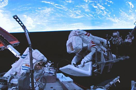 Tajkonavty shenzhou 20 zavershili vtoroj vyhod v otkrytyj kosmos 9984348.jpg