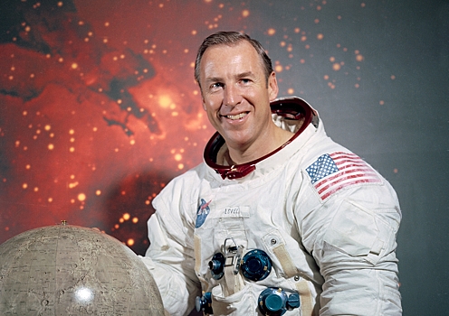 Umer komandir missii apollon 13 astronavt dzhejms lovell a7bbe12.jpg