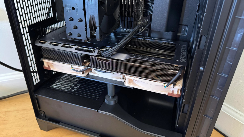 Геймер собрал почти бесшумную RTX 5080 на базе вентиляторов Noctua