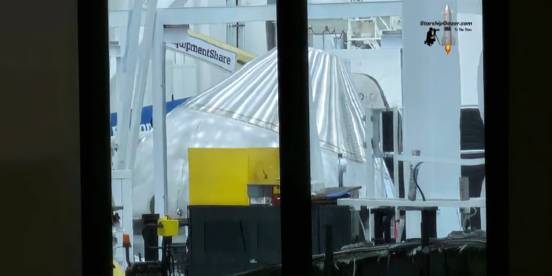 Появились первые фото нового корабля SpaceX для полетов на Марс